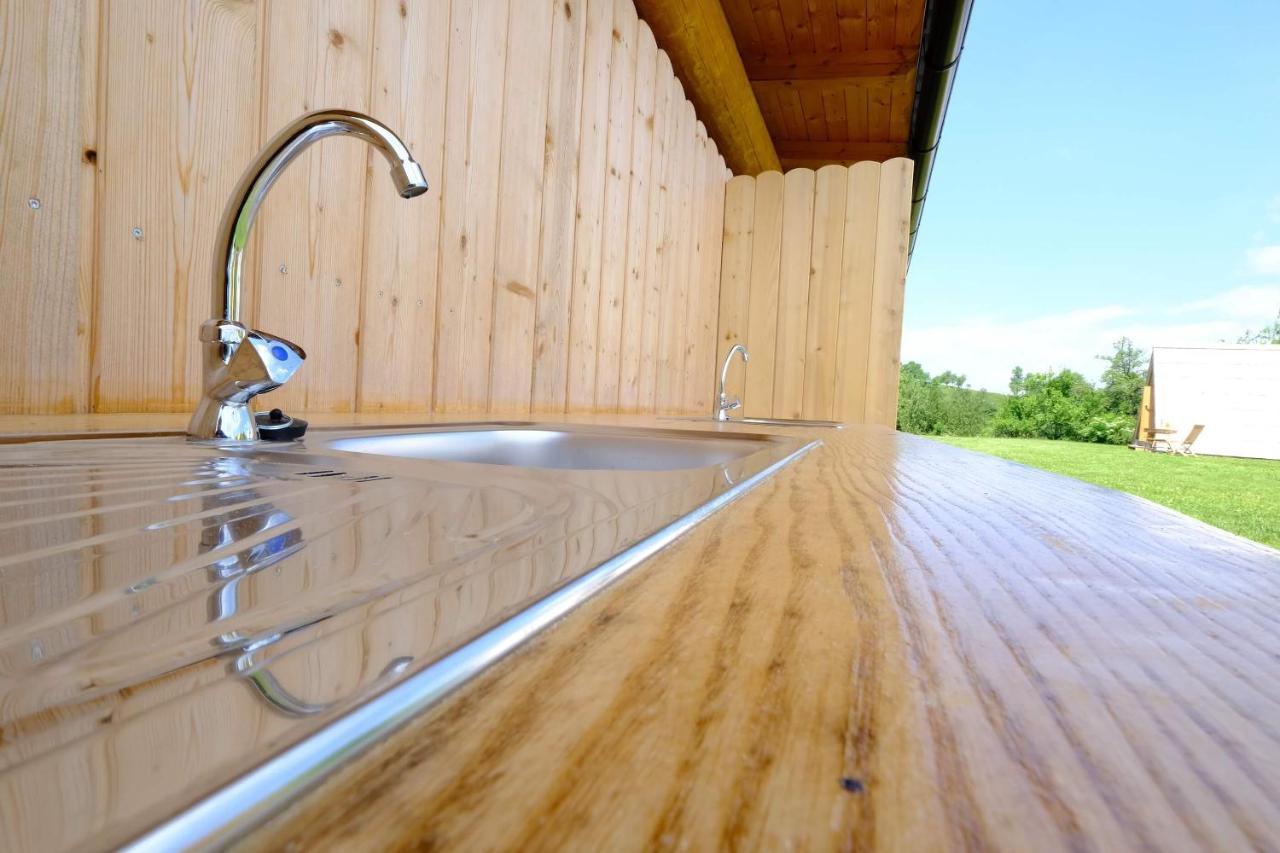 فندق Glamping Brodej Vitanje المظهر الخارجي الصورة